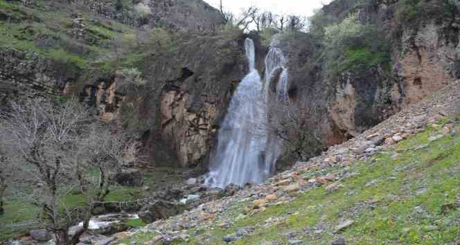 Şırnak’Ta Sel Sonrası Dev Şelale Oluştu