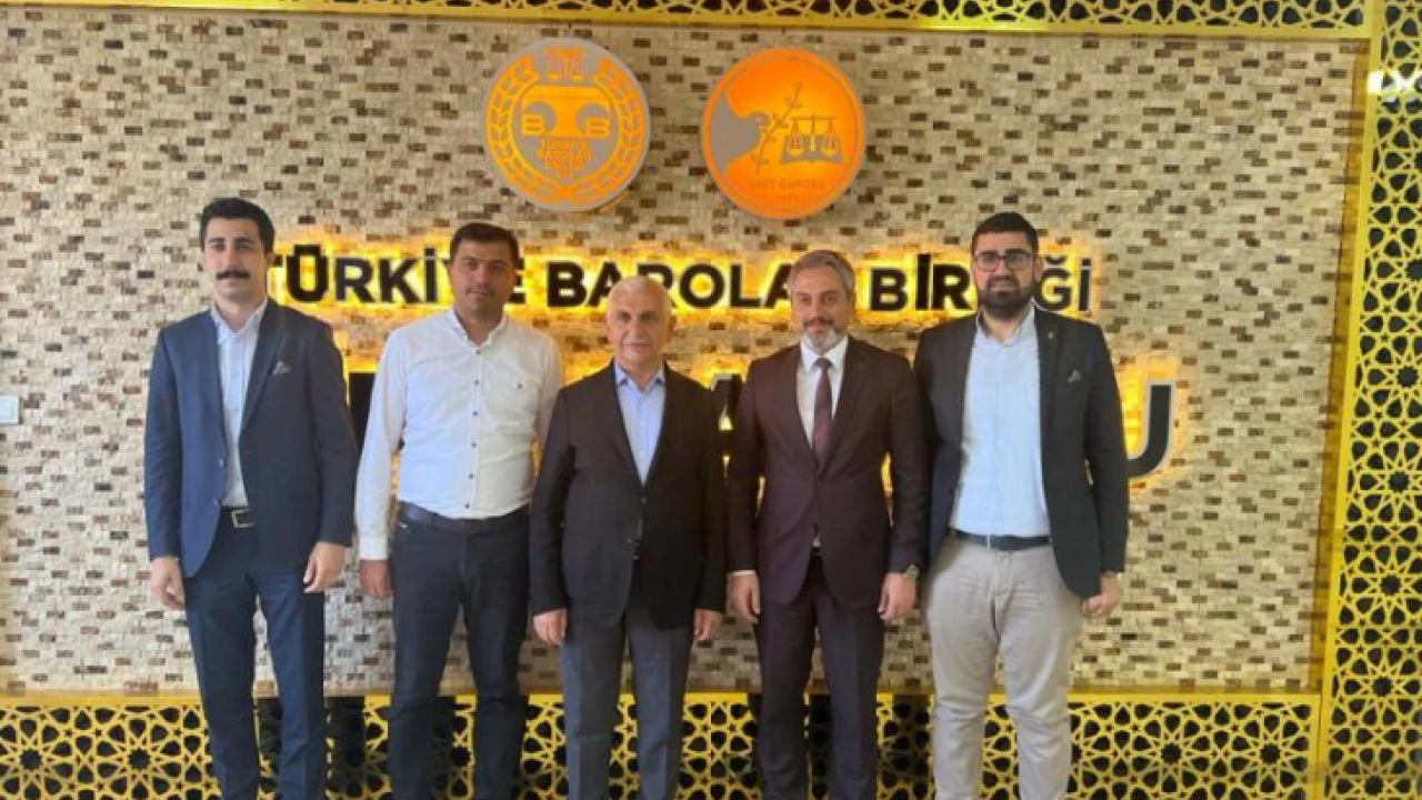 Ak Parti Siirt Milletvekili Adayı Mervan Gül Siirt Barosunu Ziyaret Etti