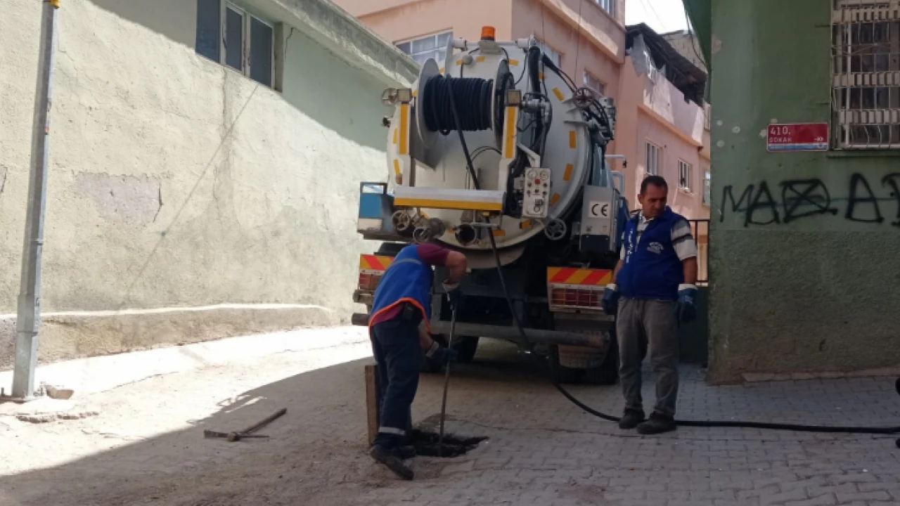 Siirt’Te Tıkanan Mazgal Ve Rögarları Temizleme Çalışması Başlatıldı