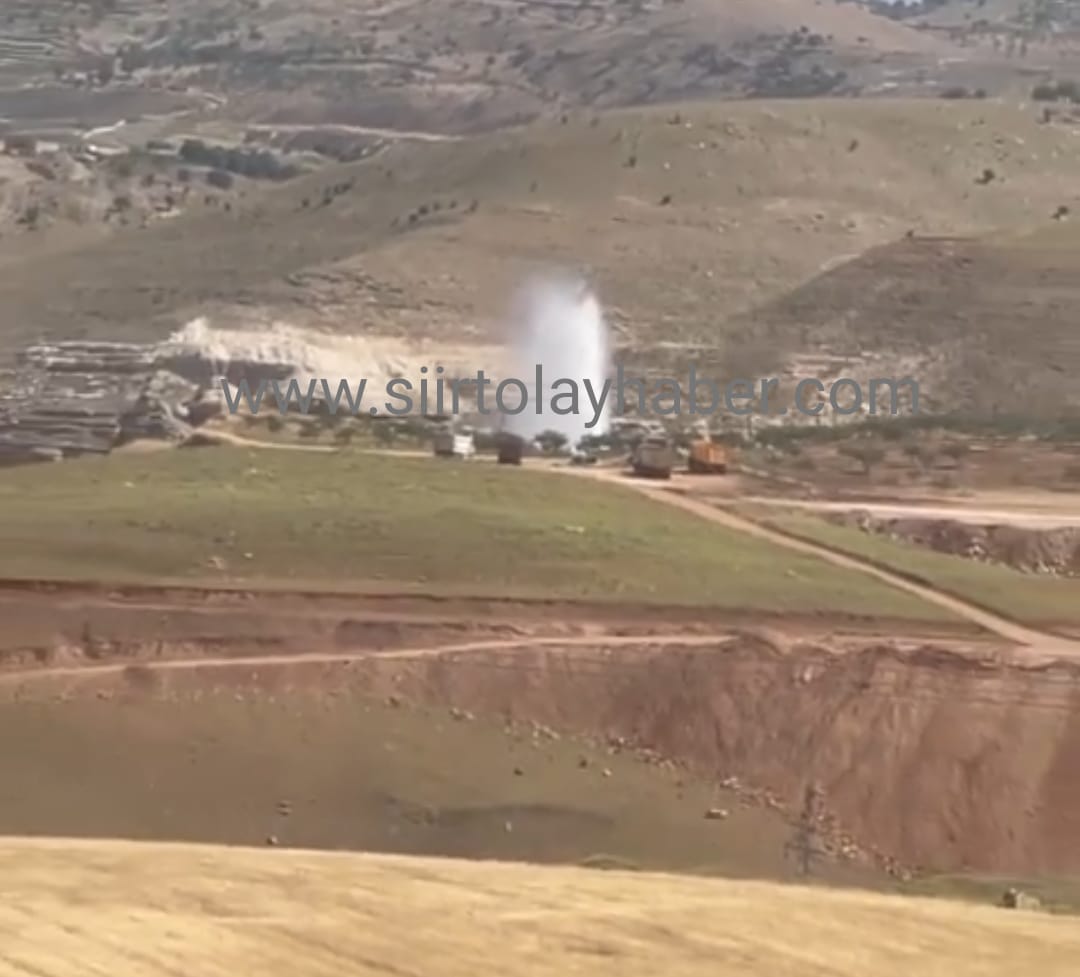 Siirt’Te Su Borusu Patladı! Metrelerce Yükseğe Fışkıran Su Kameraya Yansıdı