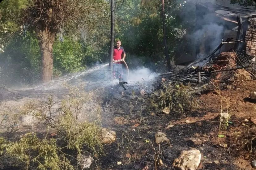 Kurtalan’da Bir Evin Bahçesinde Çıkan Yangını Itfaiye Ekipleri Söndürdü