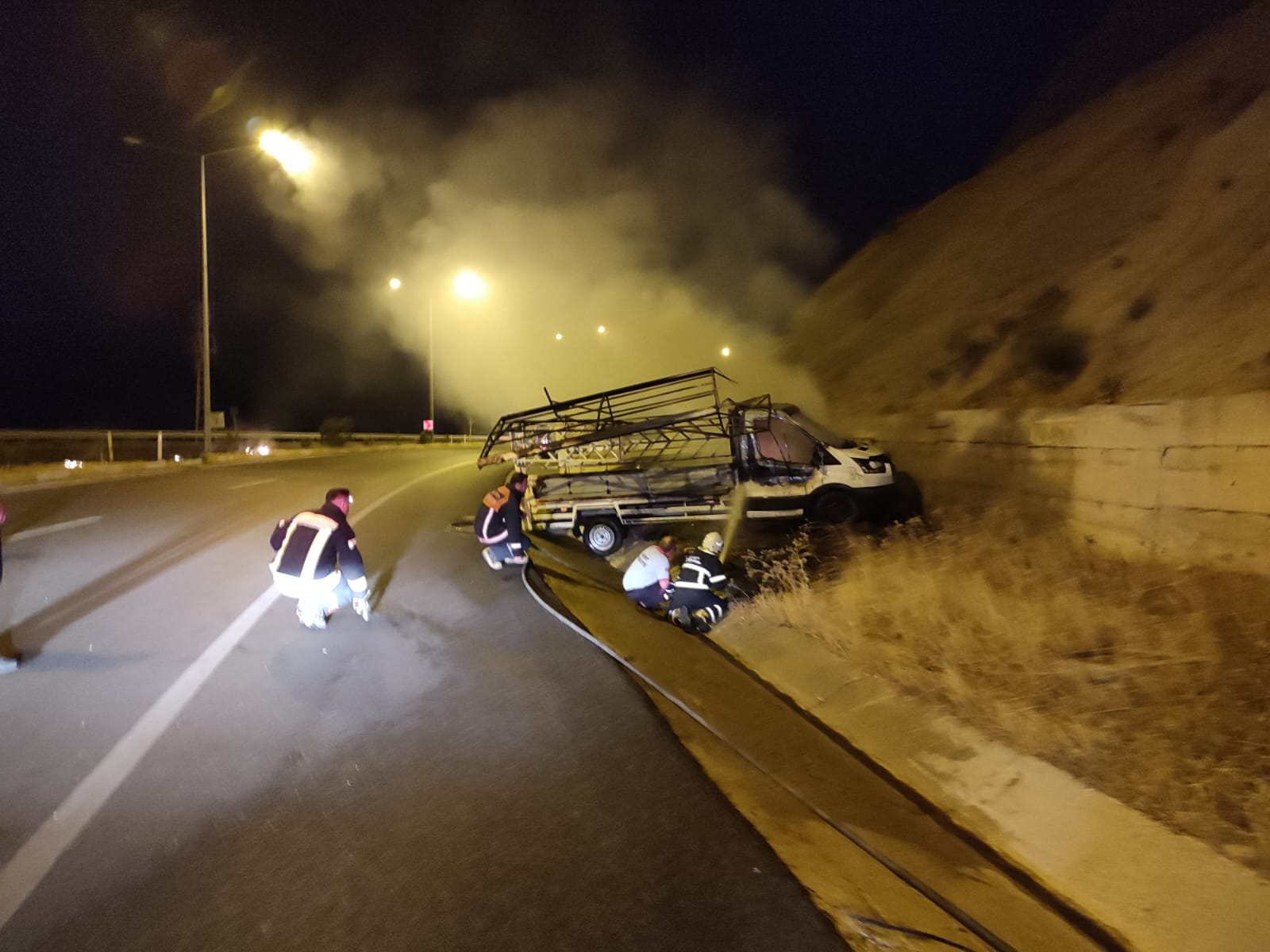 Siirt’Te Seyir Halindeki  Kamyonet’Te Bulunan Piknik Tüpü Patladı