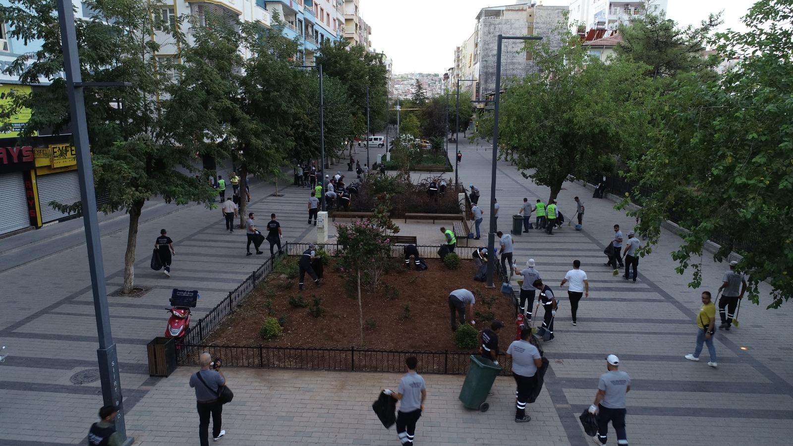 Si̇i̇rt’te Temi̇zli̇k Seferberli̇ği̇ Başladi | Siirt Olay Haber