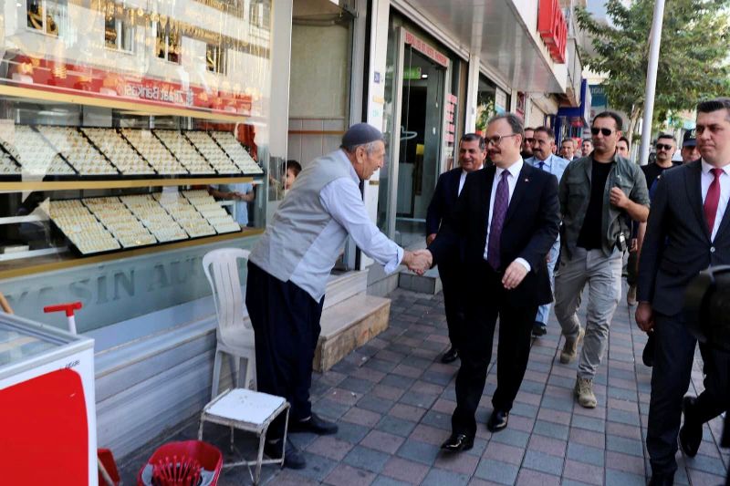 Vali Dr.kızılkaya, Kurtalan Millet Bahçesi Ve Esnaf Ziyaret Etti | Siirt Olay Haber