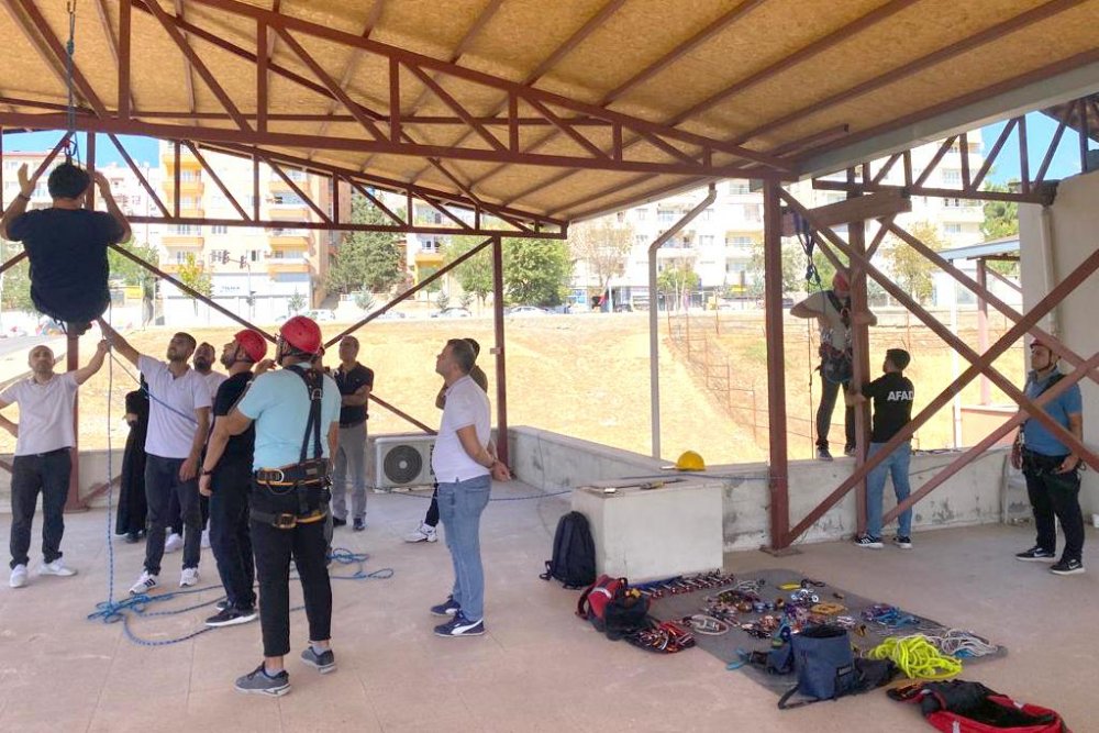 Siirt Üniversitesi Arama Kurtarma Takımı Eğitimlerini Tamamladı | Siirt Olay Haber