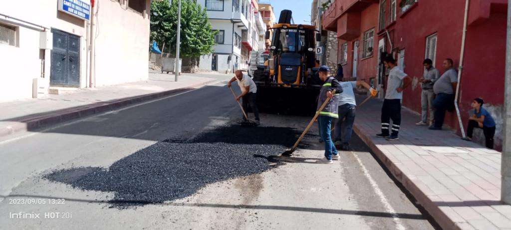 Si̇i̇rt Beledi̇yesi̇ Asfalt Çalişmalarina Devam Edi̇yor | Siirt Olay Haber