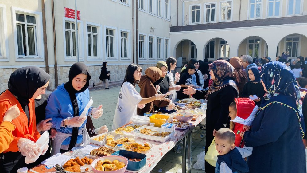 Siirt’te Filistin Yararına Düzenlenen Kermes Yoğun İlgi Gördü | Siirt Olay Haber