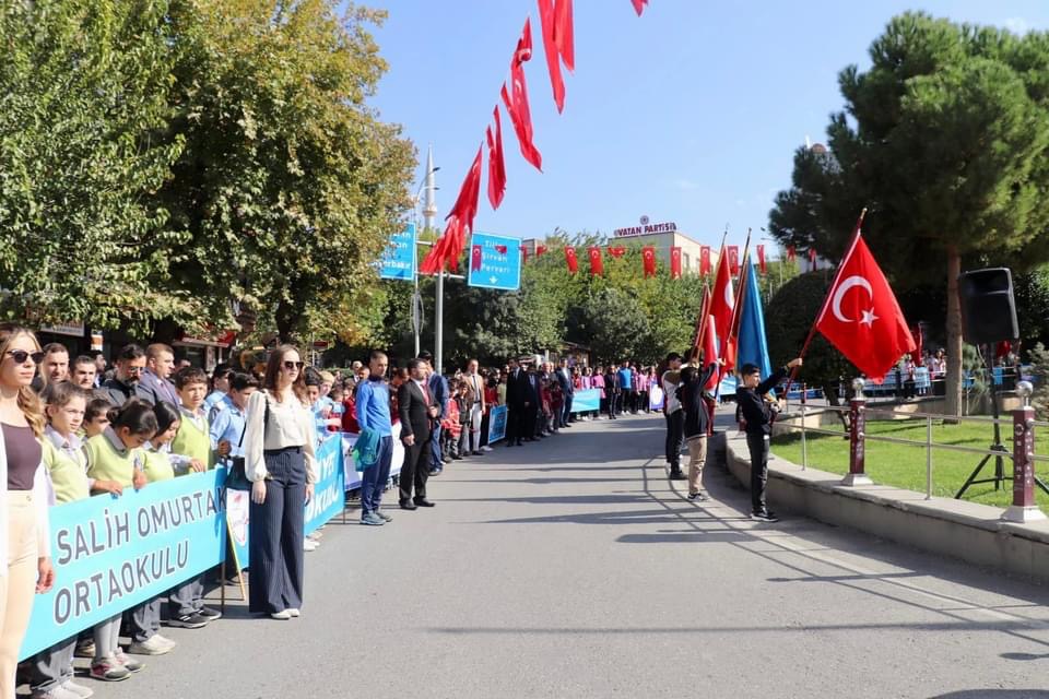 Siirt’te 29 Ekim Kutlamaları Çelenk Sunma Töreni İle Başladı | Siirt Olay Haber