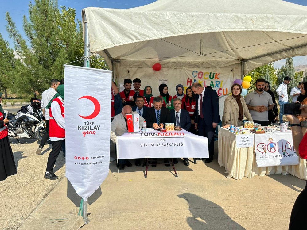 Siirt Üniversitesi Öğrenci Toplulukları Tanıtım Günleri Başladı | Siirt Olay Haber