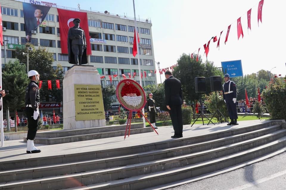 Siirt’te 29 Ekim Kutlamaları Çelenk Sunma Töreni İle Başladı | Siirt Olay Haber