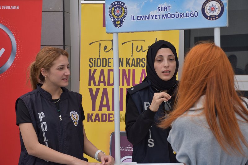 Emniyet Müdürlüğü, Siirt Üniversitesi Öğrencilerine Yönelik Bilgilendirme Standı Açtı | Siirt Olay Haber