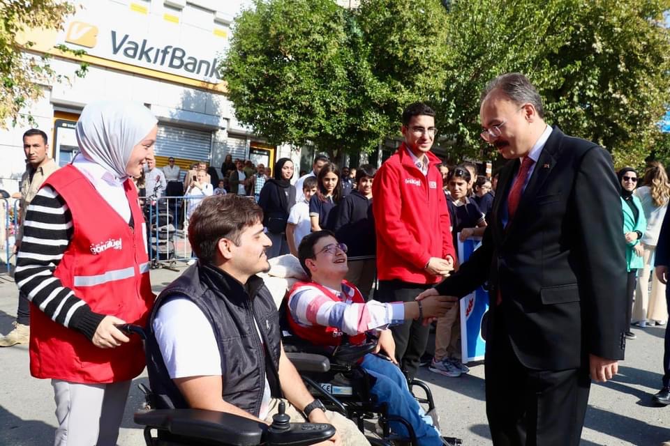 Siirt’te 29 Ekim Kutlamaları Çelenk Sunma Töreni İle Başladı | Siirt Olay Haber