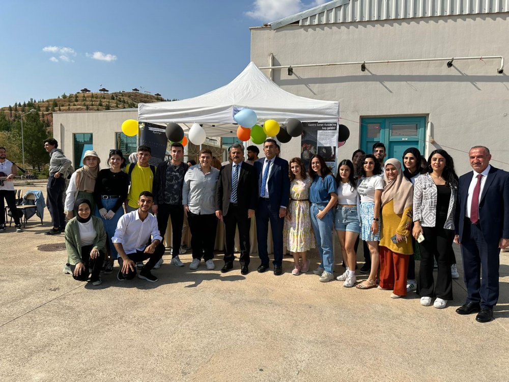 Siirt Üniversitesi Öğrenci Toplulukları Tanıtım Günleri Başladı