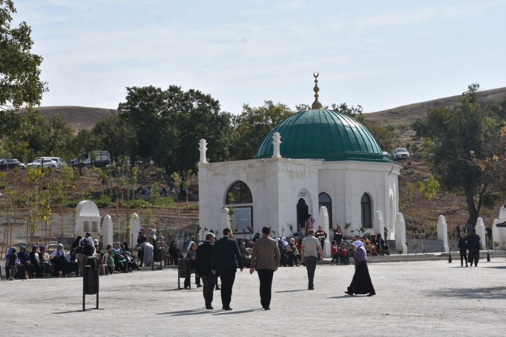 “Abdurrahman Bin Avf” Hazretlerinin Cami, Türbe Restorasyonu Ve Sosyal Donatıların Açılışı, Dualar Eşliğinde Yapıldı | Siirt Olay Haber