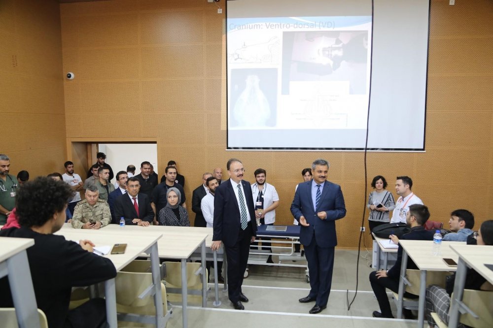 Vali Kızılkaya, Siirt Üniversitesi Hayvan Sağlığı Uygulama Ve Araştırma Hastanesi’ni Ziyaret Etti | Siirt Olay Haber