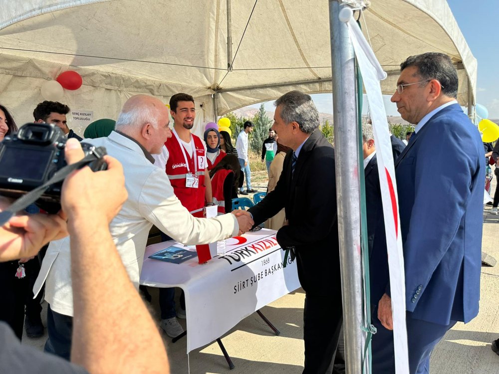 Siirt Üniversitesi Öğrenci Toplulukları Tanıtım Günleri Başladı | Siirt Olay Haber