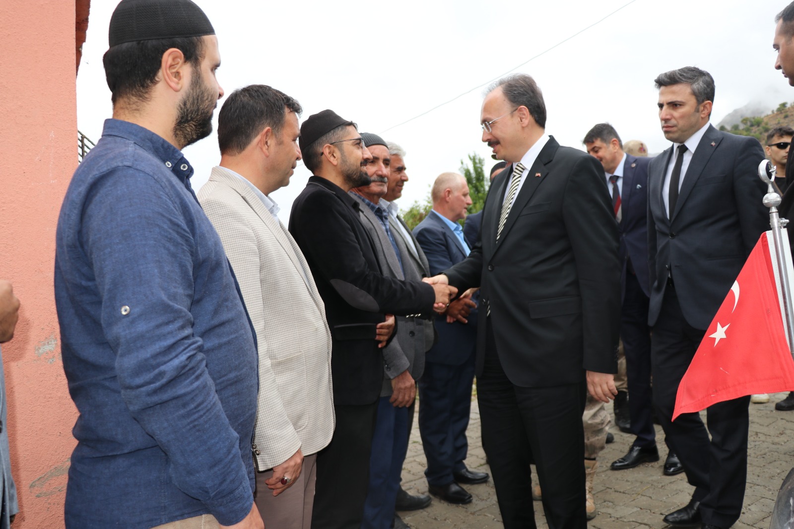 Pkk'Li Teröri̇stleri̇n Şi̇rvan/Daltepe Ve Kalkancik Köyleri̇nde Katletti̇ği̇ 37 Si̇vi̇l Şehi̇t Vatandaşimiz Dualarla Anildi | Siirt Olay Haber