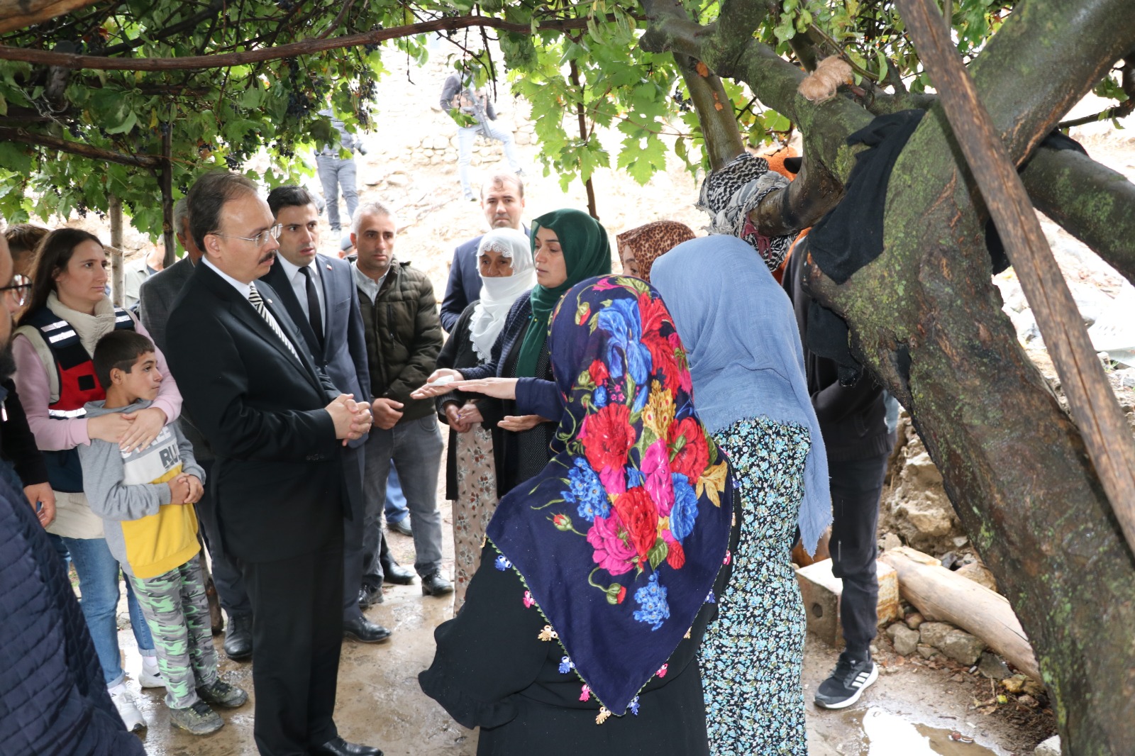 Pkk'Li Teröri̇stleri̇n Şi̇rvan/Daltepe Ve Kalkancik Köyleri̇nde Katletti̇ği̇ 37 Si̇vi̇l Şehi̇t Vatandaşimiz Dualarla Anildi | Siirt Olay Haber