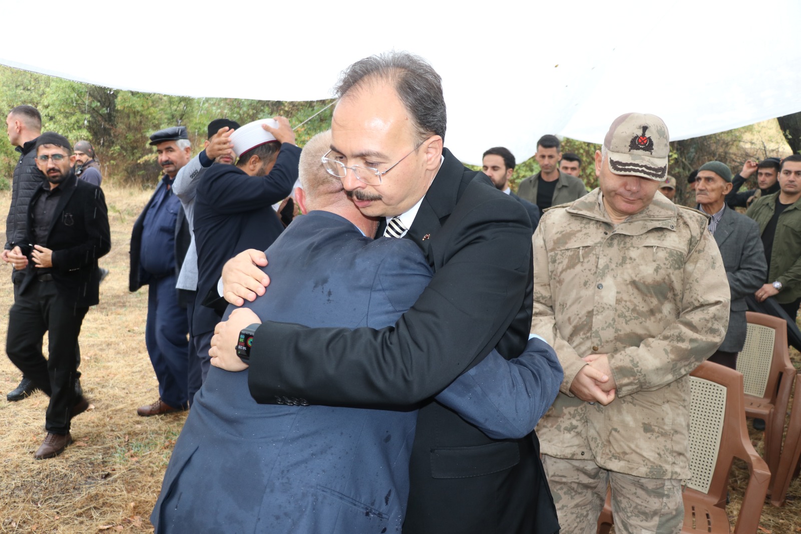 Pkk'Li Teröri̇stleri̇n Şi̇rvan/Daltepe Ve Kalkancik Köyleri̇nde Katletti̇ği̇ 37 Si̇vi̇l Şehi̇t Vatandaşimiz Dualarla Anildi | Siirt Olay Haber