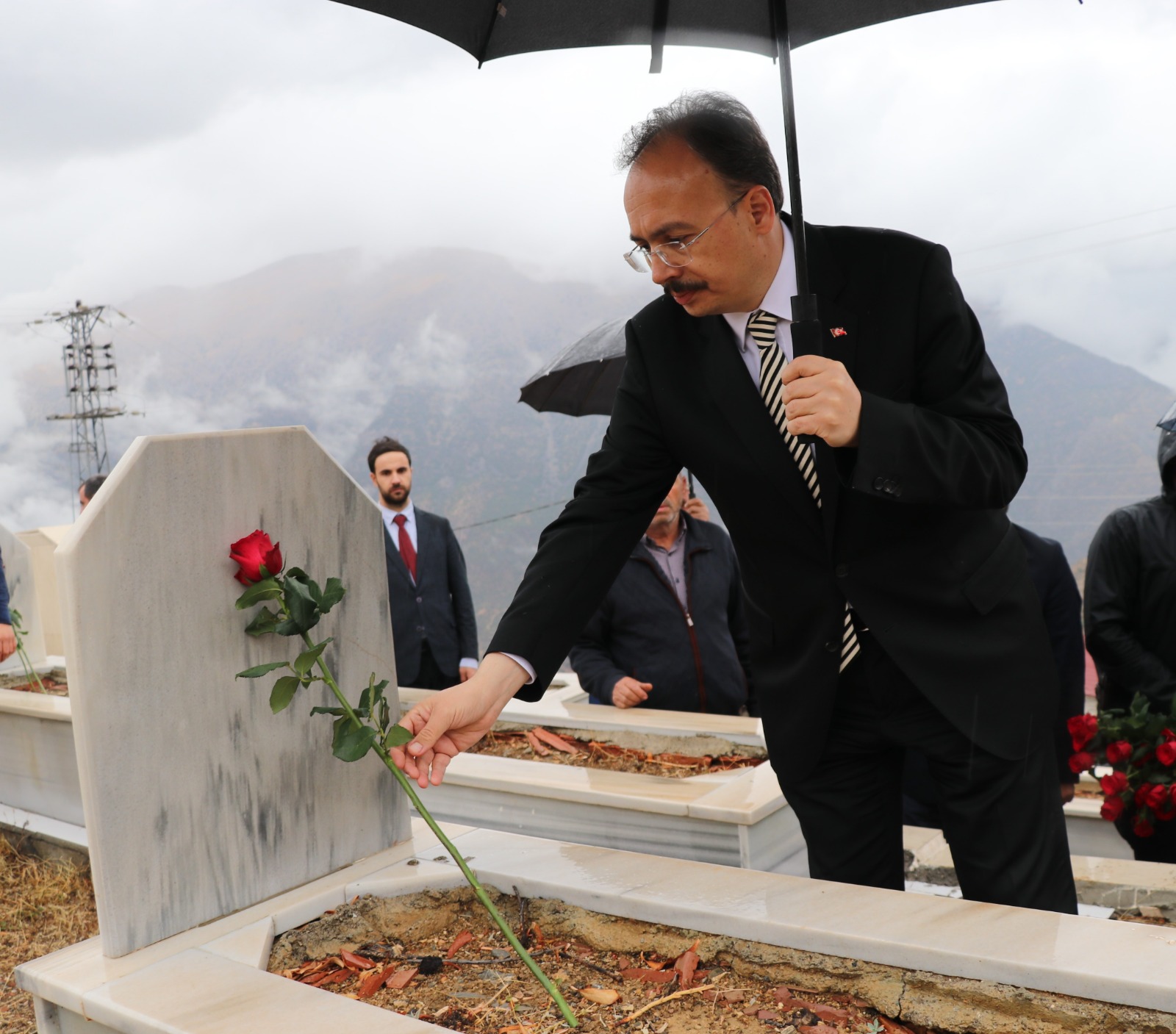 Pkk'Li Teröri̇stleri̇n Şi̇rvan/Daltepe Ve Kalkancik Köyleri̇nde Katletti̇ği̇ 37 Si̇vi̇l Şehi̇t Vatandaşimiz Dualarla Anildi | Siirt Olay Haber