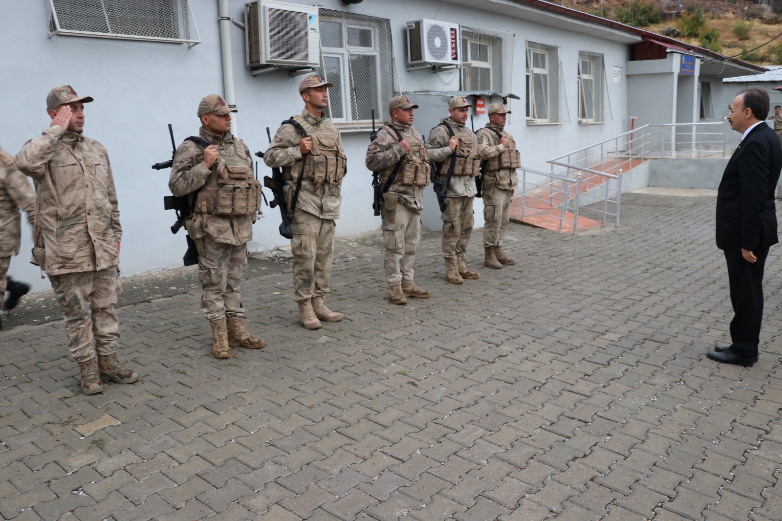 Pkk'Li Teröri̇stleri̇n Şi̇rvan/Daltepe Ve Kalkancik Köyleri̇nde Katletti̇ği̇ 37 Si̇vi̇l Şehi̇t Vatandaşimiz Dualarla Anildi | Siirt Olay Haber