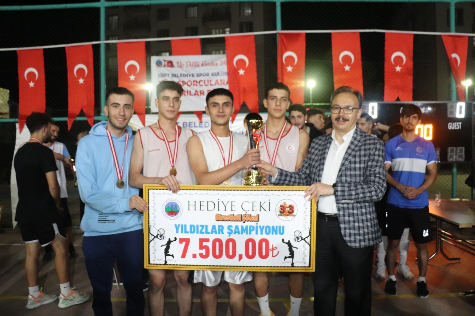 Si̇i̇rt’te Basketbol Şöleni̇ Fi̇nal Maçlari İle Tamamlandi | Siirt Olay Haber