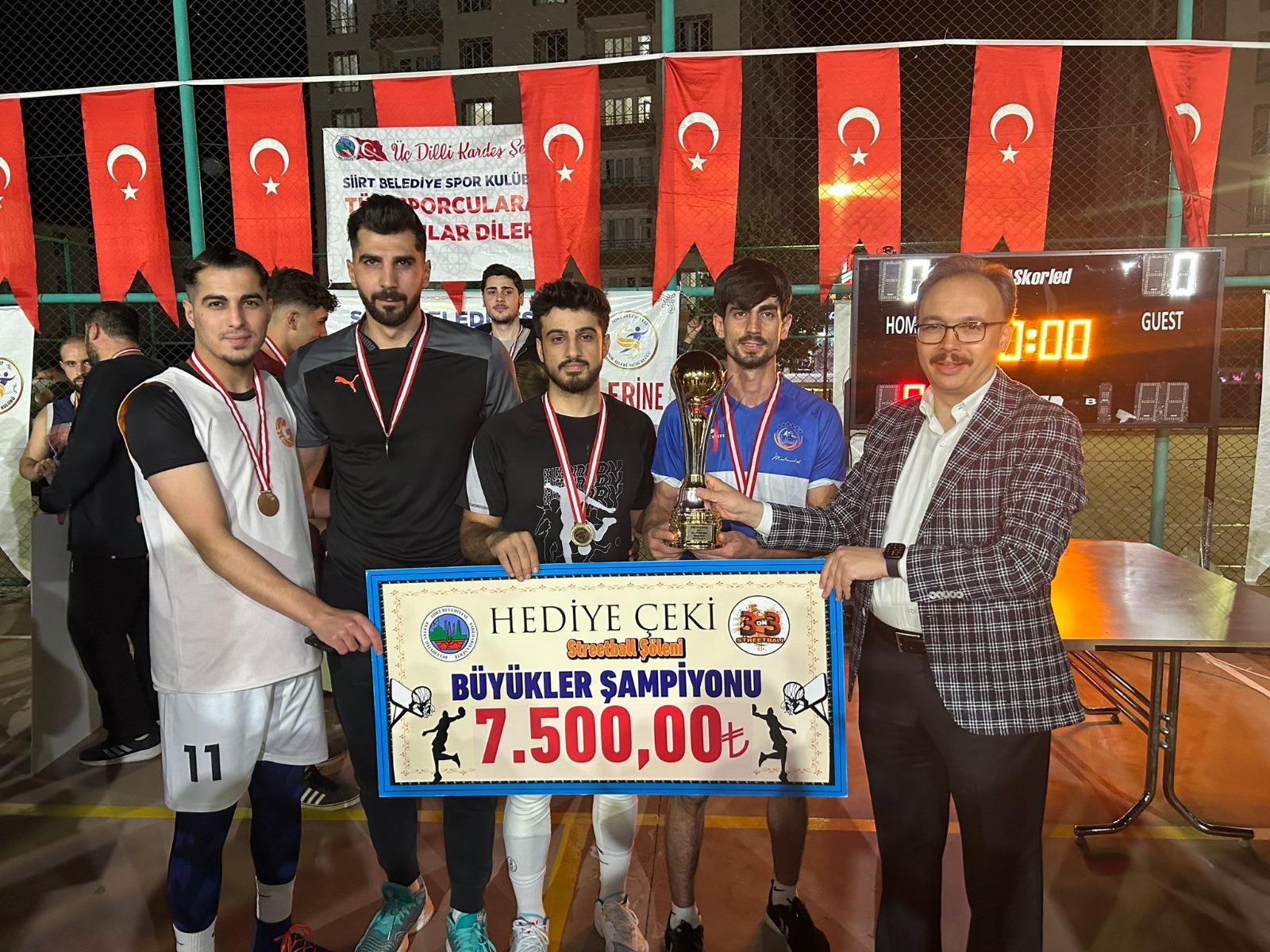 Si̇i̇rt’te Basketbol Şöleni̇ Fi̇nal Maçlari İle Tamamlandi | Siirt Olay Haber