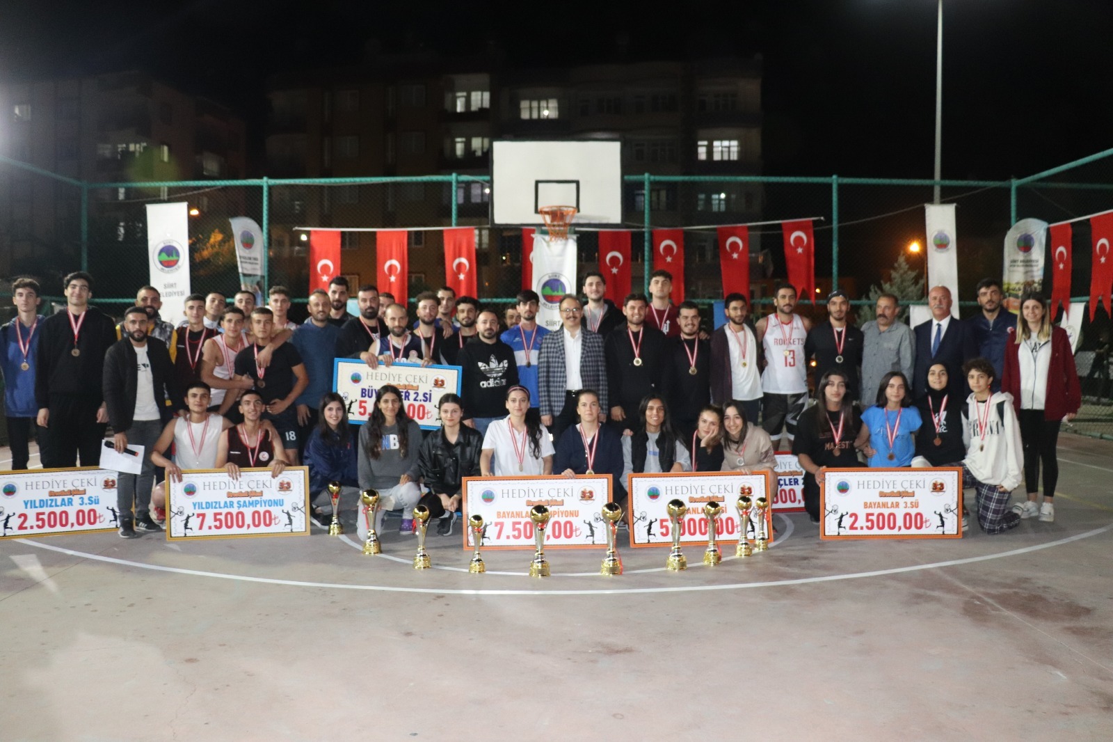 Si̇i̇rt’te Basketbol Şöleni̇ Fi̇nal Maçlari İle Tamamlandi | Siirt Olay Haber