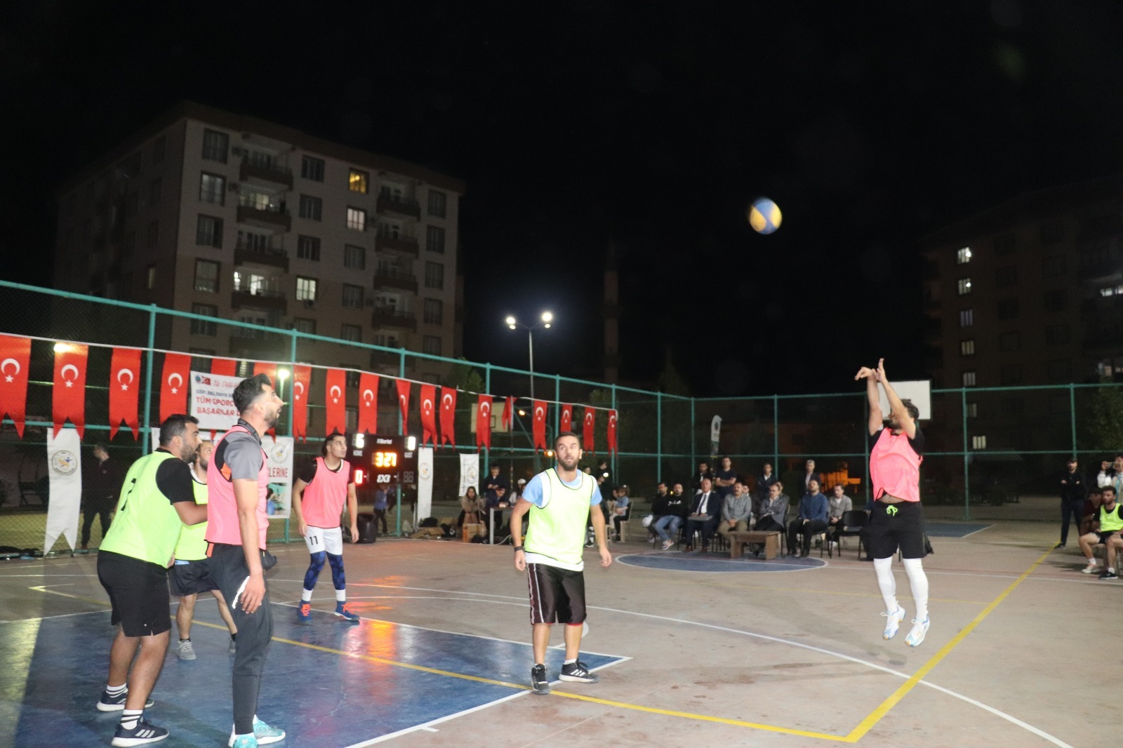 Si̇i̇rt’te Basketbol Şöleni̇ Fi̇nal Maçlari İle Tamamlandi | Siirt Olay Haber