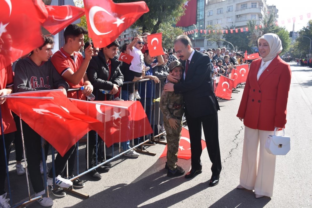 29 Ekim Cumhuriyet ‘In 100. Yılı Siirt'E Coşkuyla Kutlandı. | Siirt Olay Haber