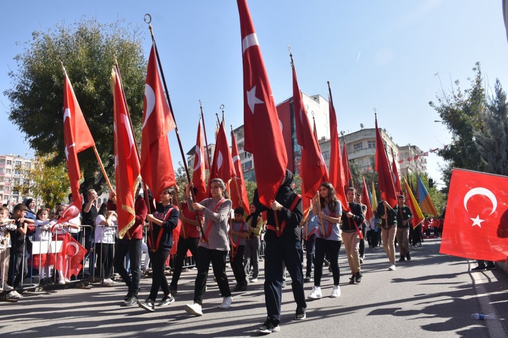 29 Ekim Cumhuriyet ‘In 100. Yılı Siirt'E Coşkuyla Kutlandı. | Siirt Olay Haber