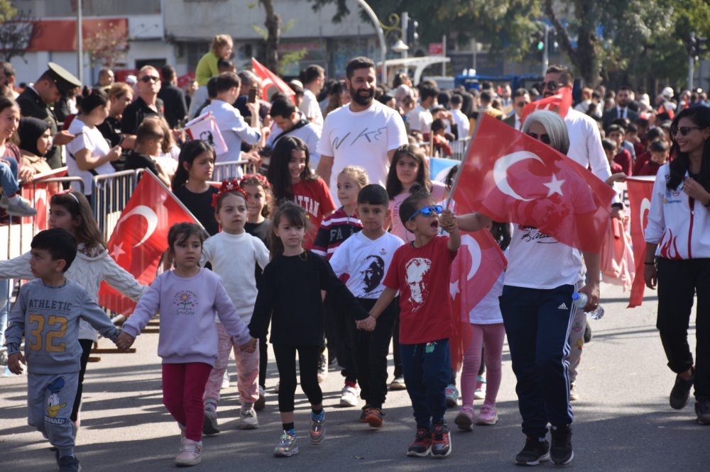 29 Ekim Cumhuriyet ‘In 100. Yılı Siirt'E Coşkuyla Kutlandı. | Siirt Olay Haber