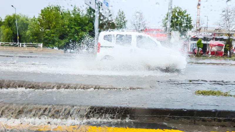 Meteoroloji’Den 12 Kent Için Sarı Kodlu Uyarı! Sel Ve Fırtına Bekleniyor