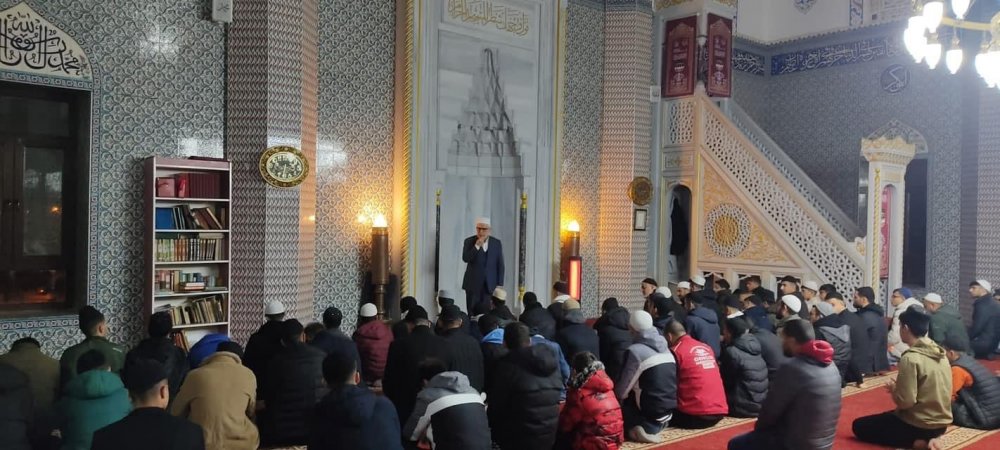 Müftü Pinal, Sabah Namazında Gençlerle Buluştu | Siirt Olay Haber