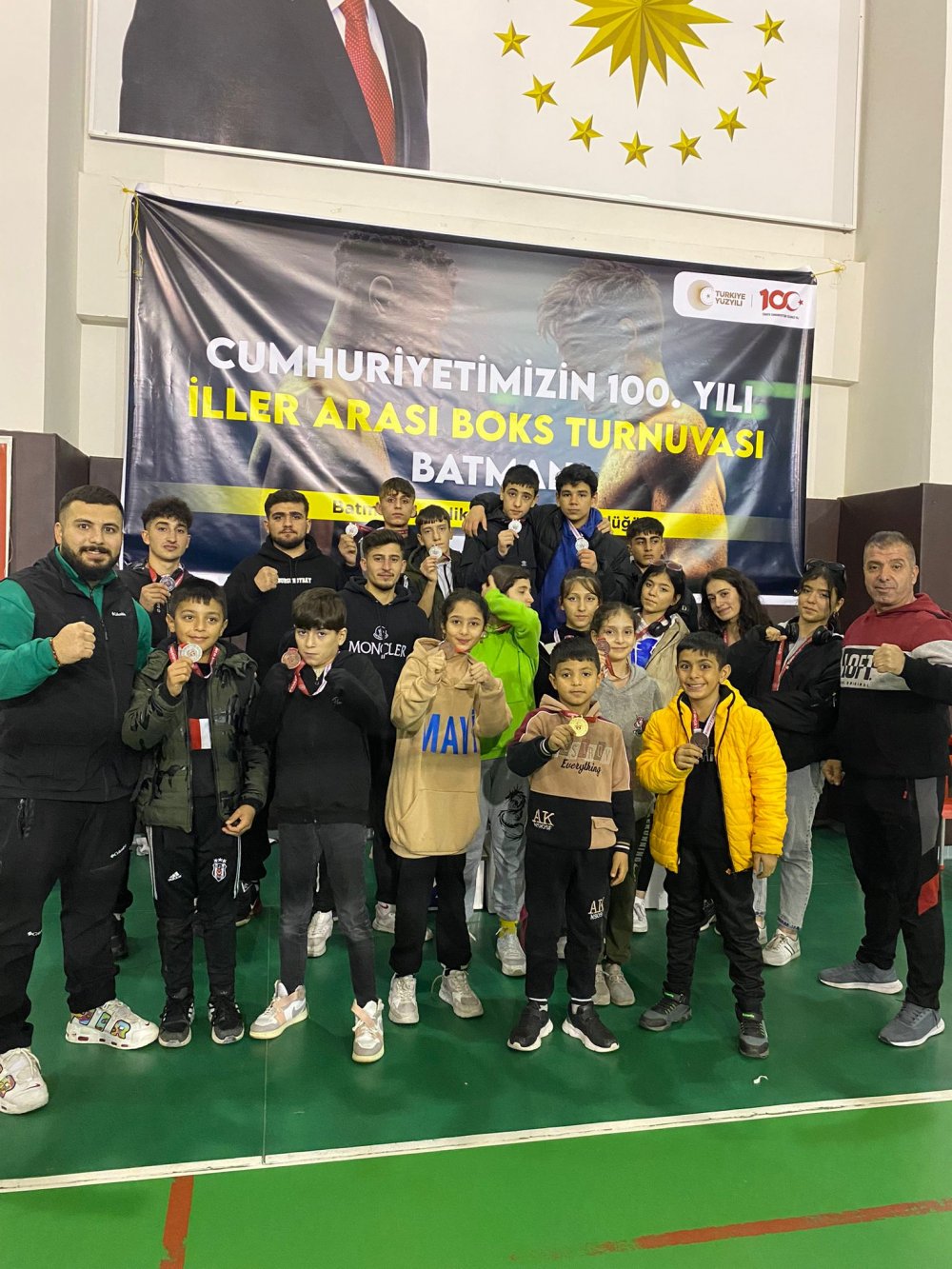 Siirt Belediye Spor Kulübü Boks Takımı Batman'Dan 17 Madalya Ile Döndü | Siirt Olay Haber