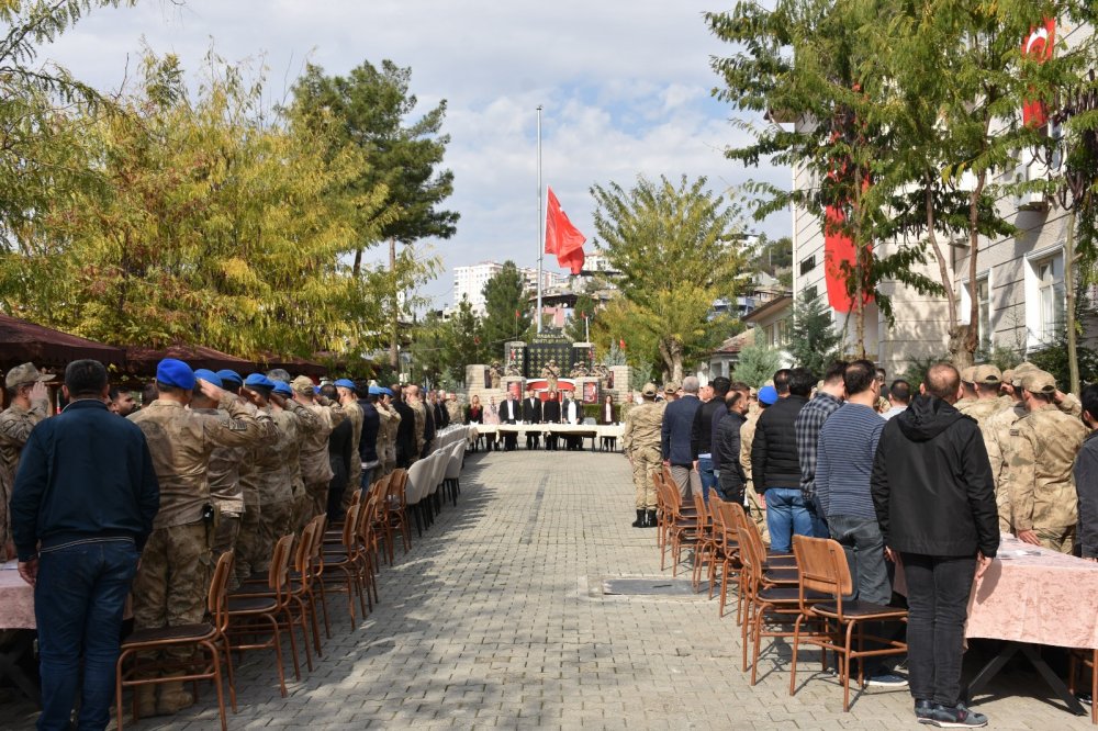 Si̇i̇rt’te Heli̇kopter Kazasinda Şehi̇t Olan 17 Mehmetçi̇k, İçi̇n Mevli̇t Okutuldu | Siirt Olay Haber