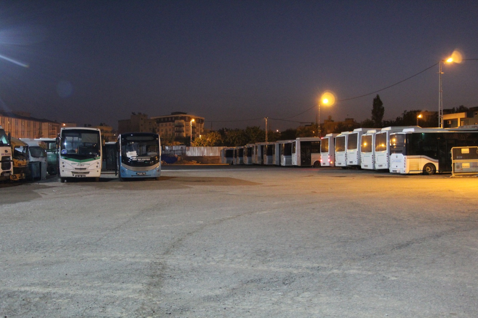 Vali̇ Kizilkaya, Sabahin İlk Işiklarinda Otobüs Şoförleri̇yle Bi̇r Araya Geldi̇ | Siirt Olay Haber