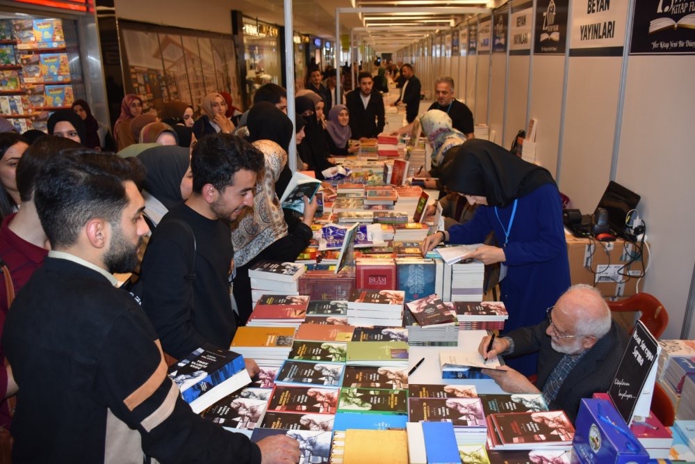 Geleneksel Si̇i̇rt Ki̇tap Fuari 8. Kez Açiliyor | Siirt Olay Haber