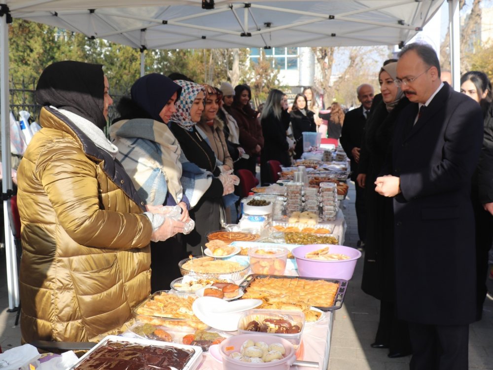 Siirt Belediyesi, Filistin Yararına Kermes Düzenledi | Siirt Olay Haber