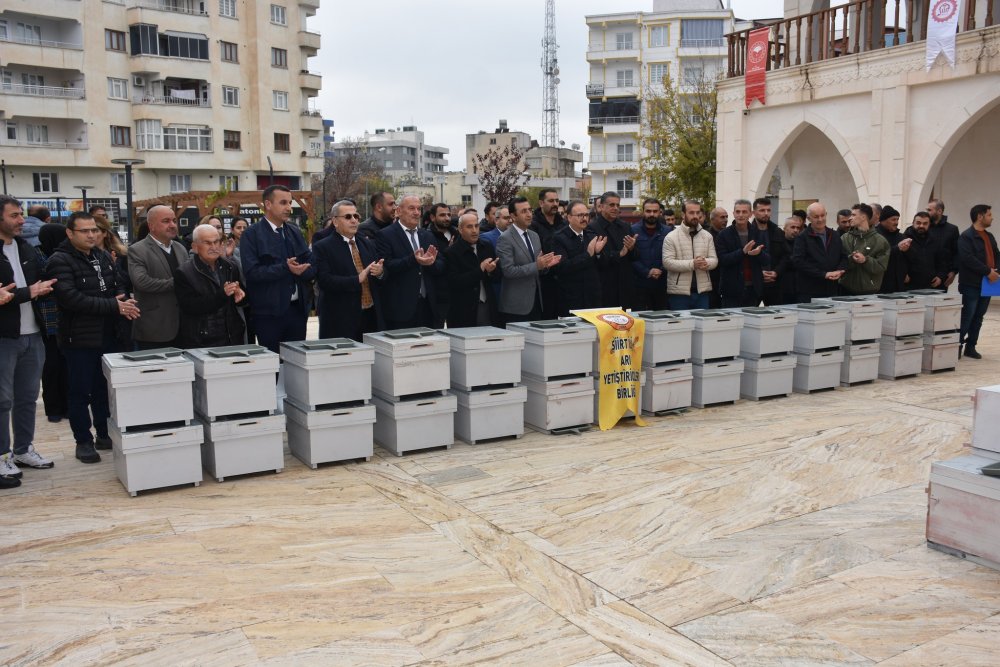 Siirt’te 35 Arıcıya 1050 Arı Kovanı Dağıtıldı! | Siirt Olay Haber