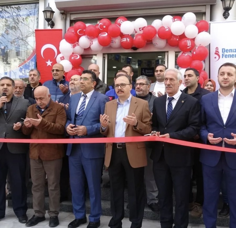 Deniz Feneri Siirt’te Geçici Giyim Mağazası Açtı | Siirt Olay Haber