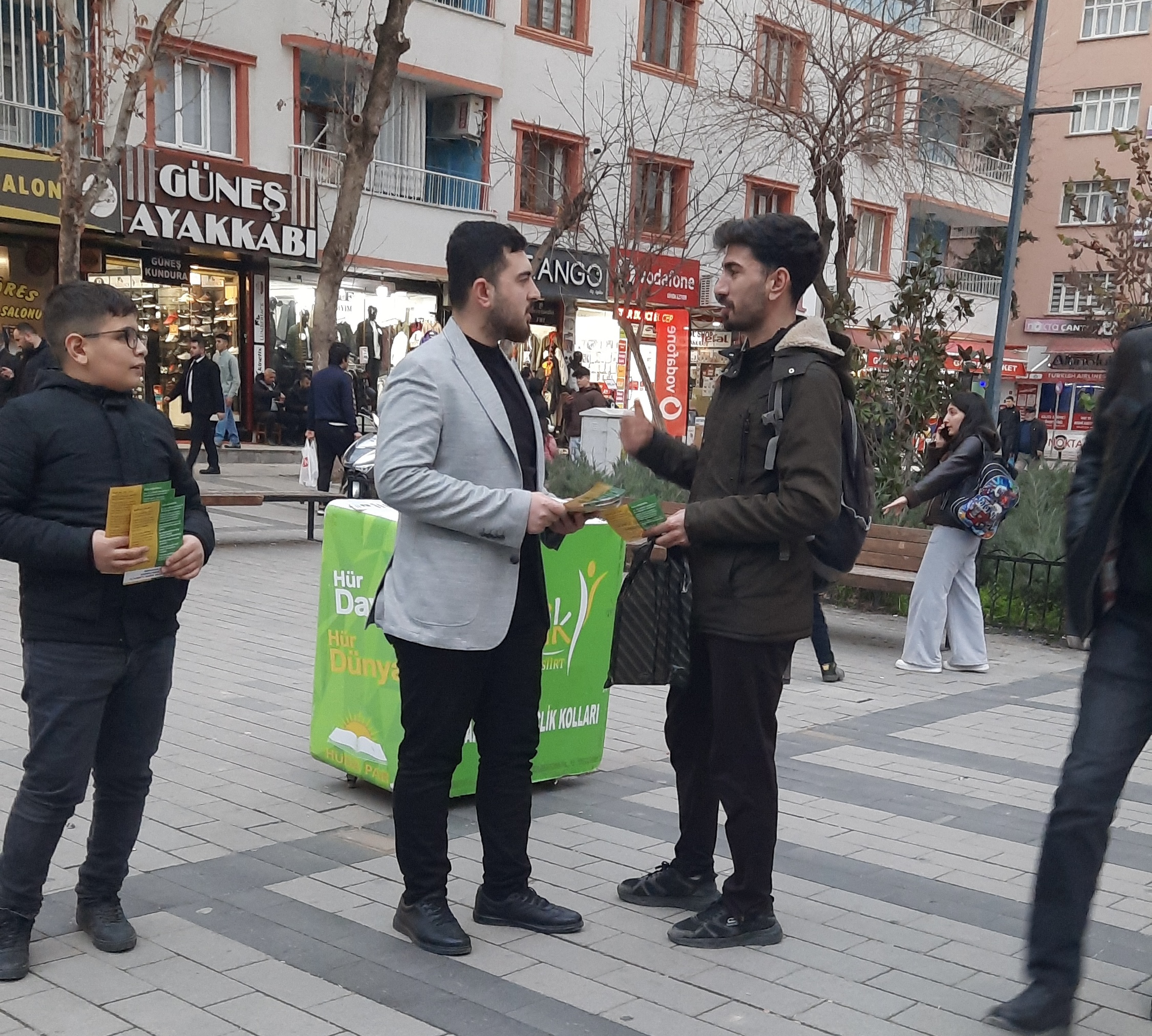 Hüda Par Gençlik Kolları Başkanı Hüseyin Dayanan: Kürtçe Dersi Bir Kültürel Zenginlik Olacak