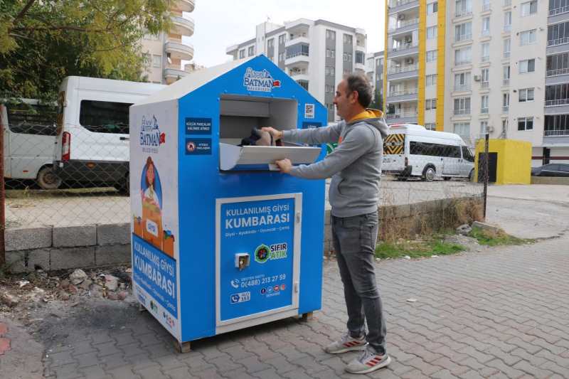 Giysi Kumbarası, Ekonomiye Katkı Sağlıyor