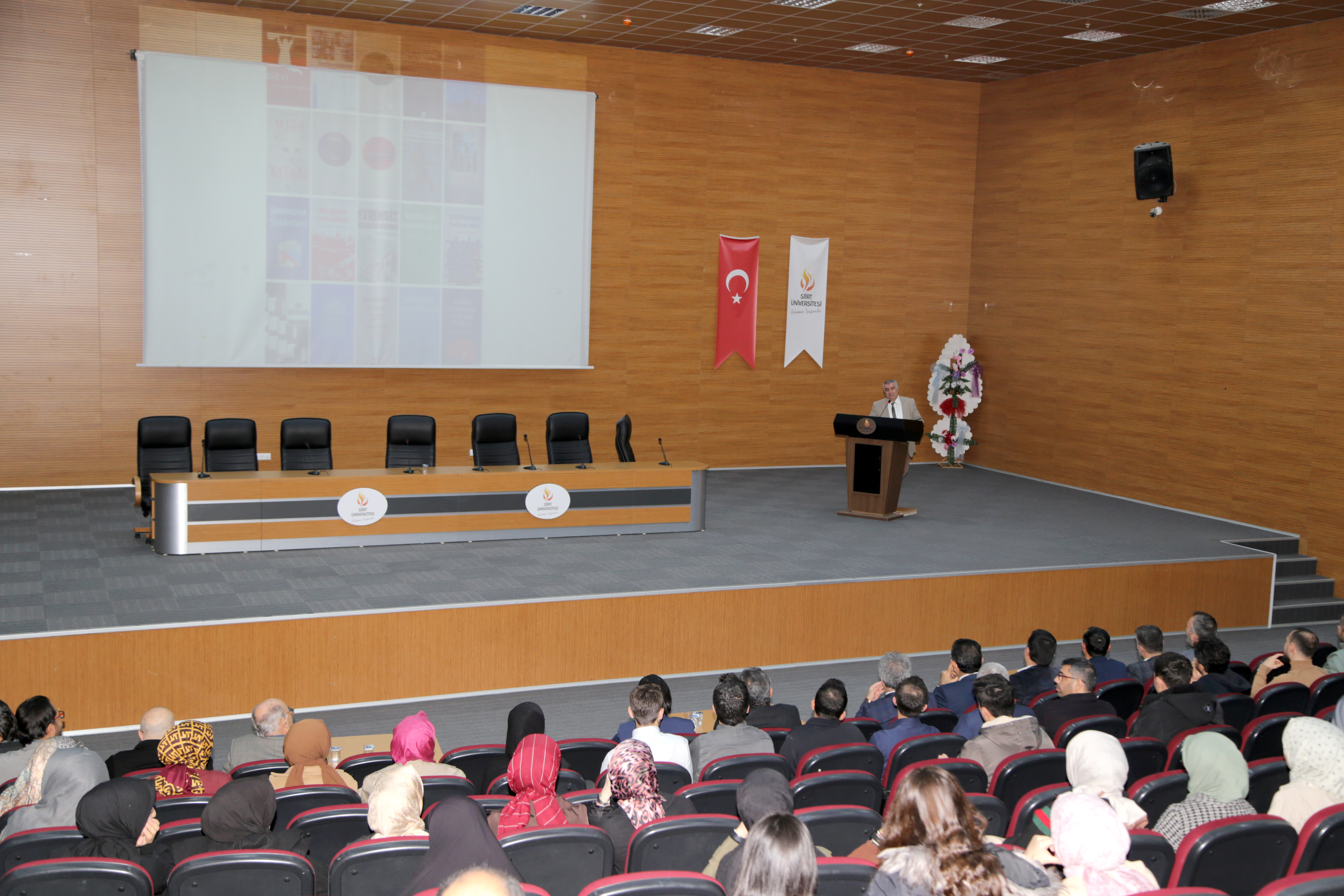 Siirt Üniversitesinde “Yer Bildirimleri” İsimli Konferans Düzenlendi | Siirt Olay Haber