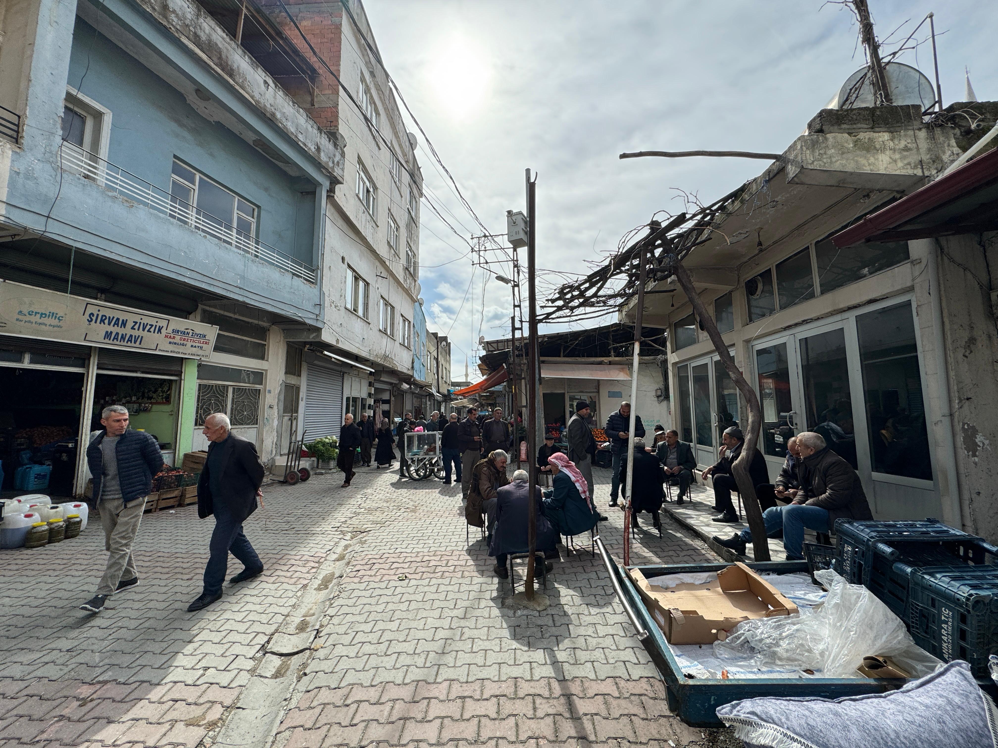 Siirt’te Ramazan Ayının Bitmesine Sayılı Günler Kala Çarşıda Hareketlilik Başladı.