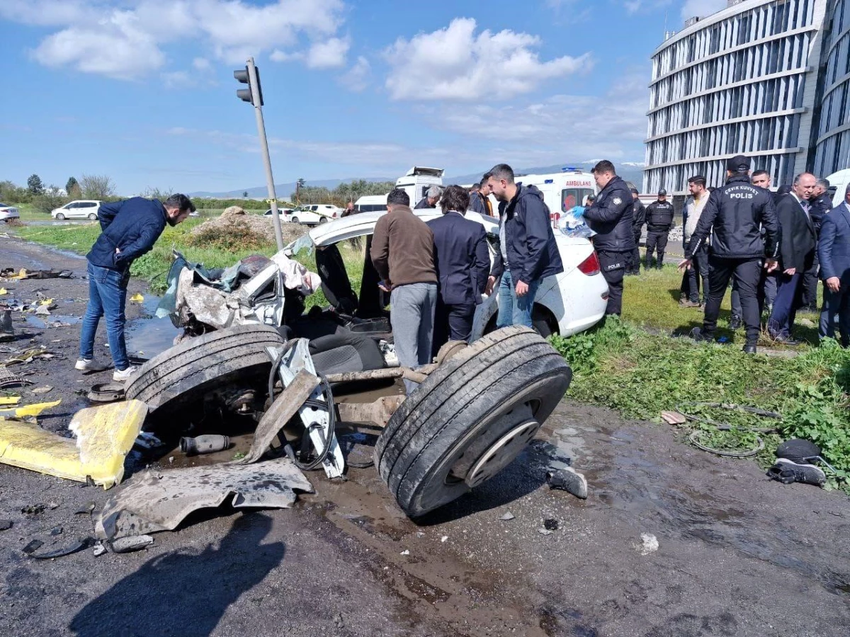 Hatay'Da Otomobil İle Tır Çarpıştı! | Siirt Olay Haber