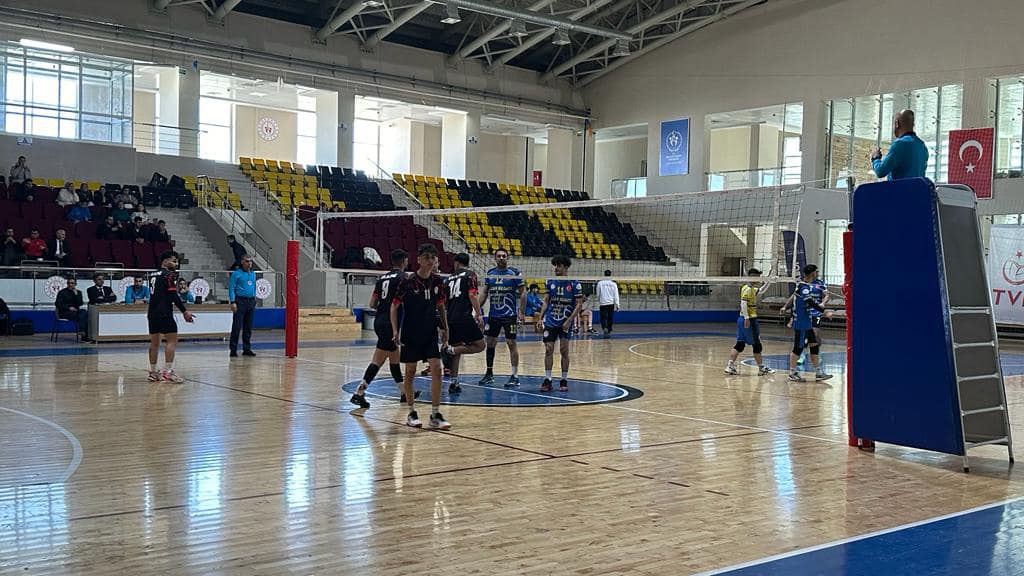 Voleybol Büyükler Bölgesel Lig Grup Müsabakaları Siirt'Te Başladı | Siirt Olay Haber