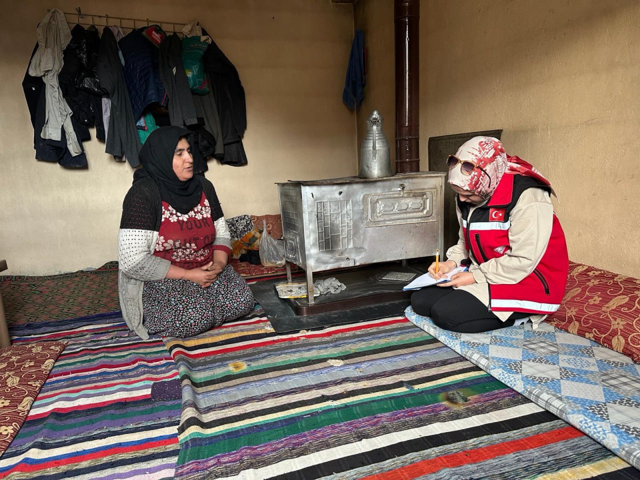 Siirt Sosyal Hizmetler Aile Ziyaretlerine Devam Ediyor | Siirt Olay Haber