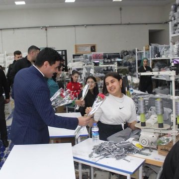 Siirt Baykan Ilçe Kaymakamı Tekstil Fabrikasını Ziyaret Etti | Siirt Olay Haber