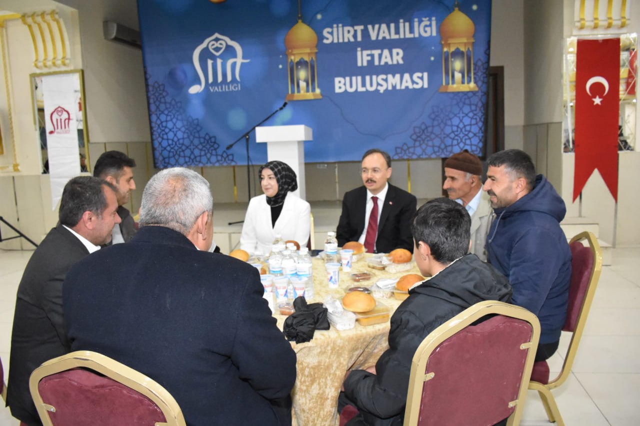 Siirt Valisi, Şehit Ve Gazi Aileleri Ile İftarda Buluştu | Siirt Olay Haber